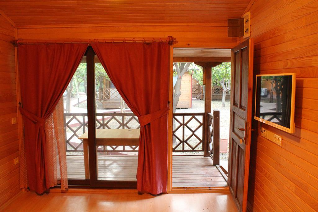 Grand Aygun Hotel Çıralı Bilik gambar