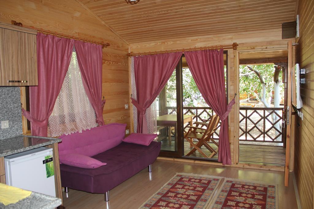 Grand Aygun Hotel Çıralı Bilik gambar
